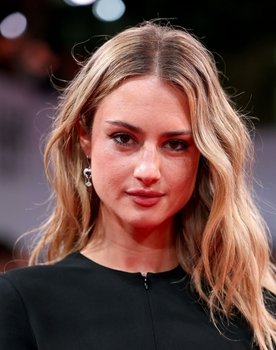 Grace Van Patten
