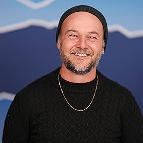 Daniel Henshall