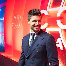 Go to Robbie Amell