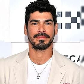 Go to Raúl Castillo
