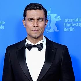 Go to Randeep Hooda