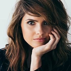 Go to Shelley Hennig