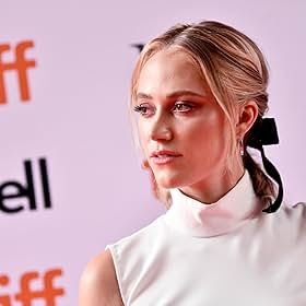 Go to Maika Monroe