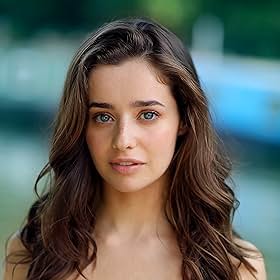 Go to Holly Earl