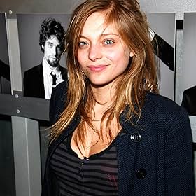 Go to Lizzie Brocheré