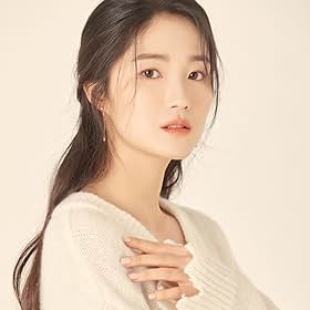 Go to Kim Hye-yoon