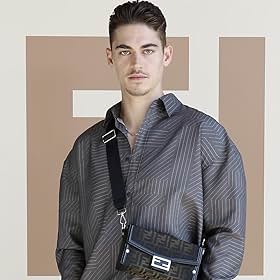 Go to Hero Fiennes Tiffin