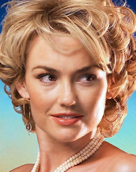 Kelly Carlson
