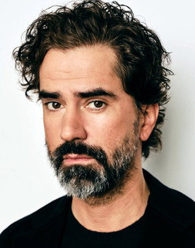 Hamish Linklater