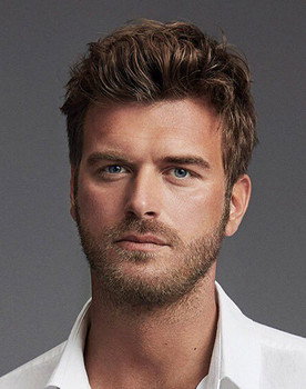 Kıvanç Tatlıtuğ